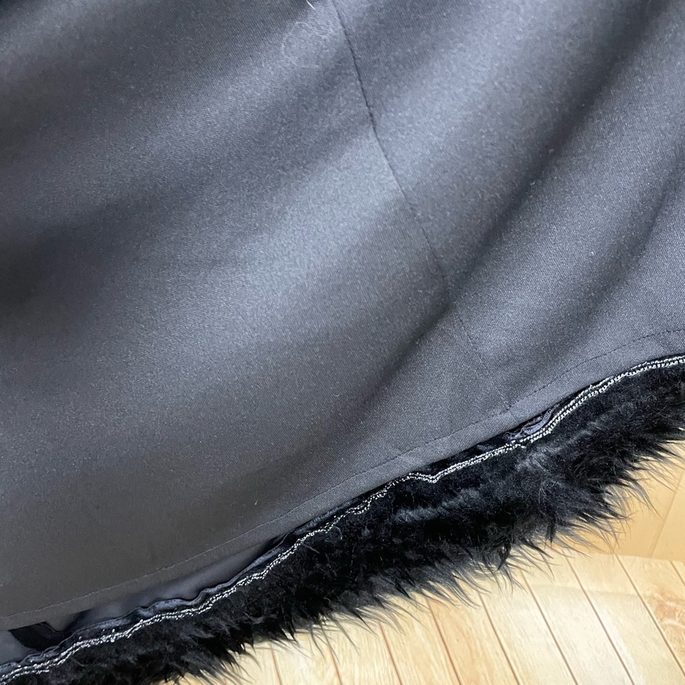 SOLD Betsy Johnson Vintage 90s Y2K Floral
Velvet Fur Trim Penny Lane Coat Size 6 - Picture 12 of 12